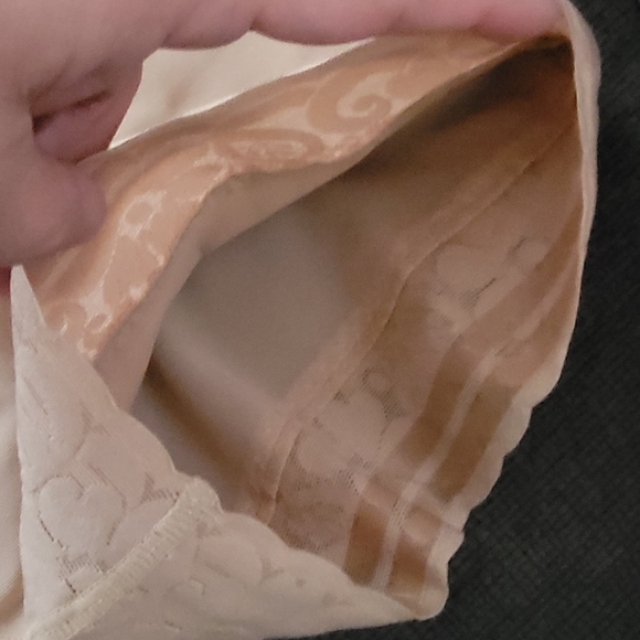 Body Shaper NEVER used - Picture 4 of 12